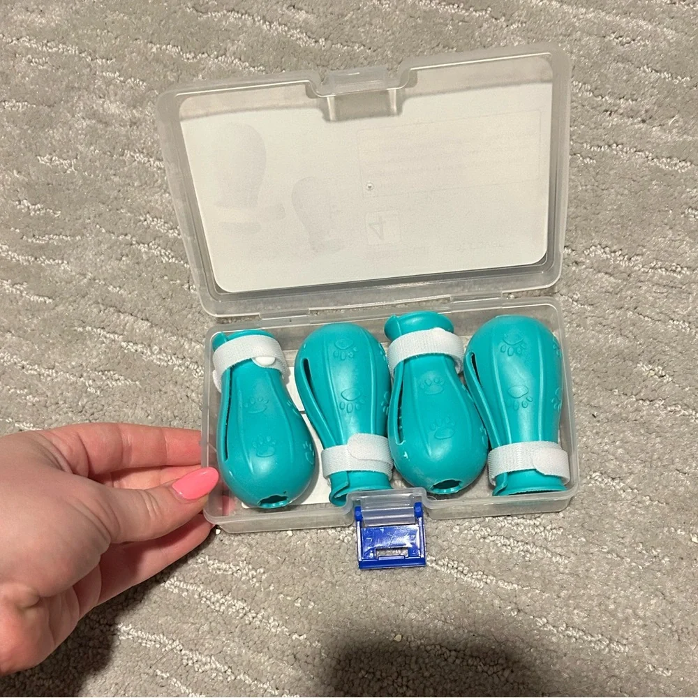 NWT Cat Paw Protecters/Feet Covers